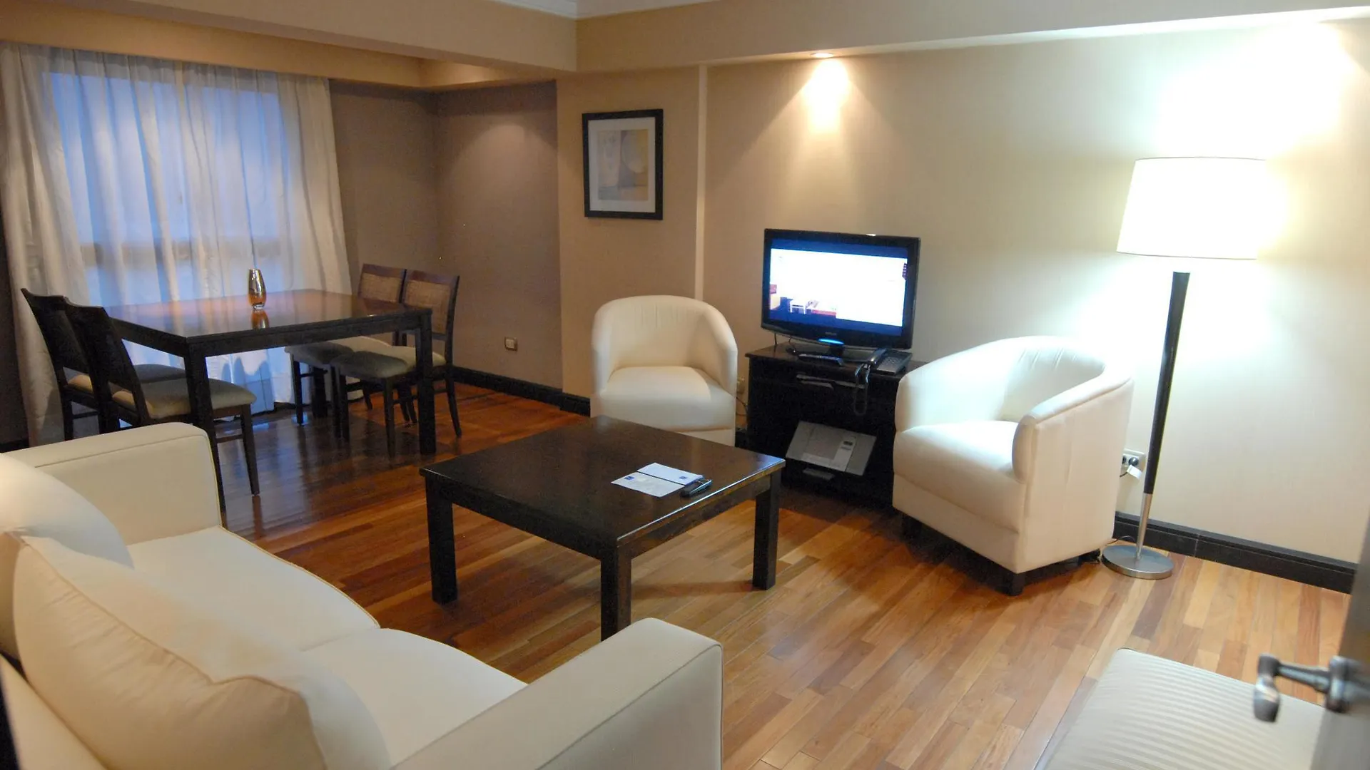 Apartahotel Premium Tower Suites Mendoza