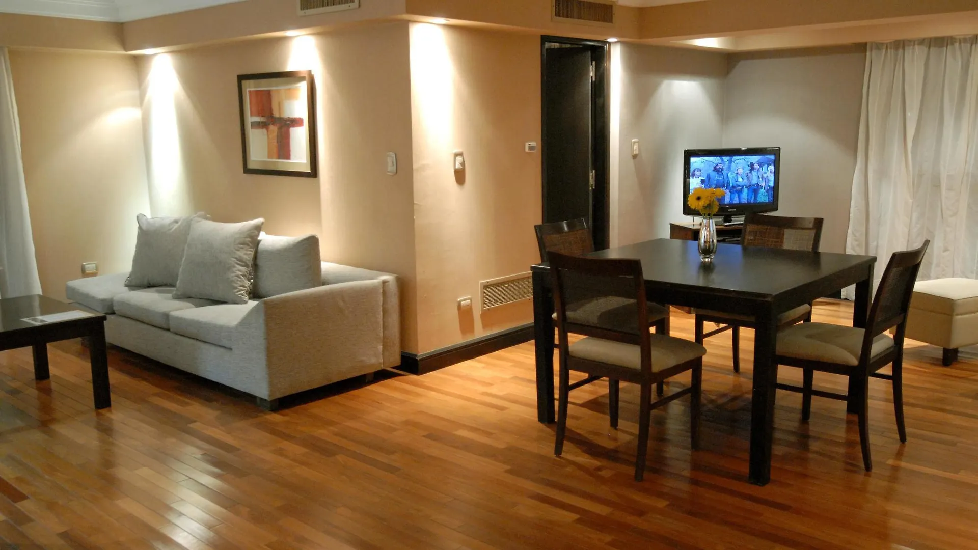 Premium Tower Suites Mendoza 3*,  Argentina