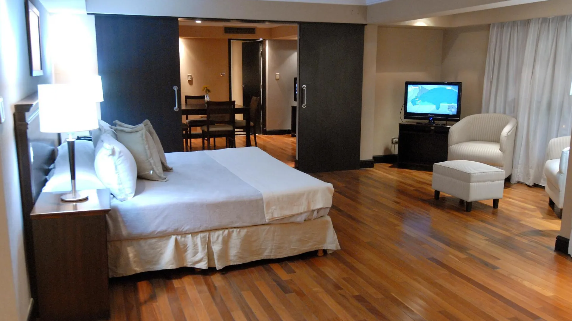 Aparthotel Premium Tower Suites Mendoza